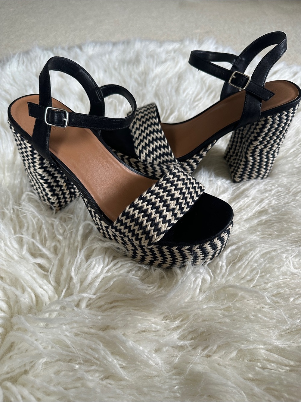 Universal Thread Black & Cream Woven Platform Block Heels